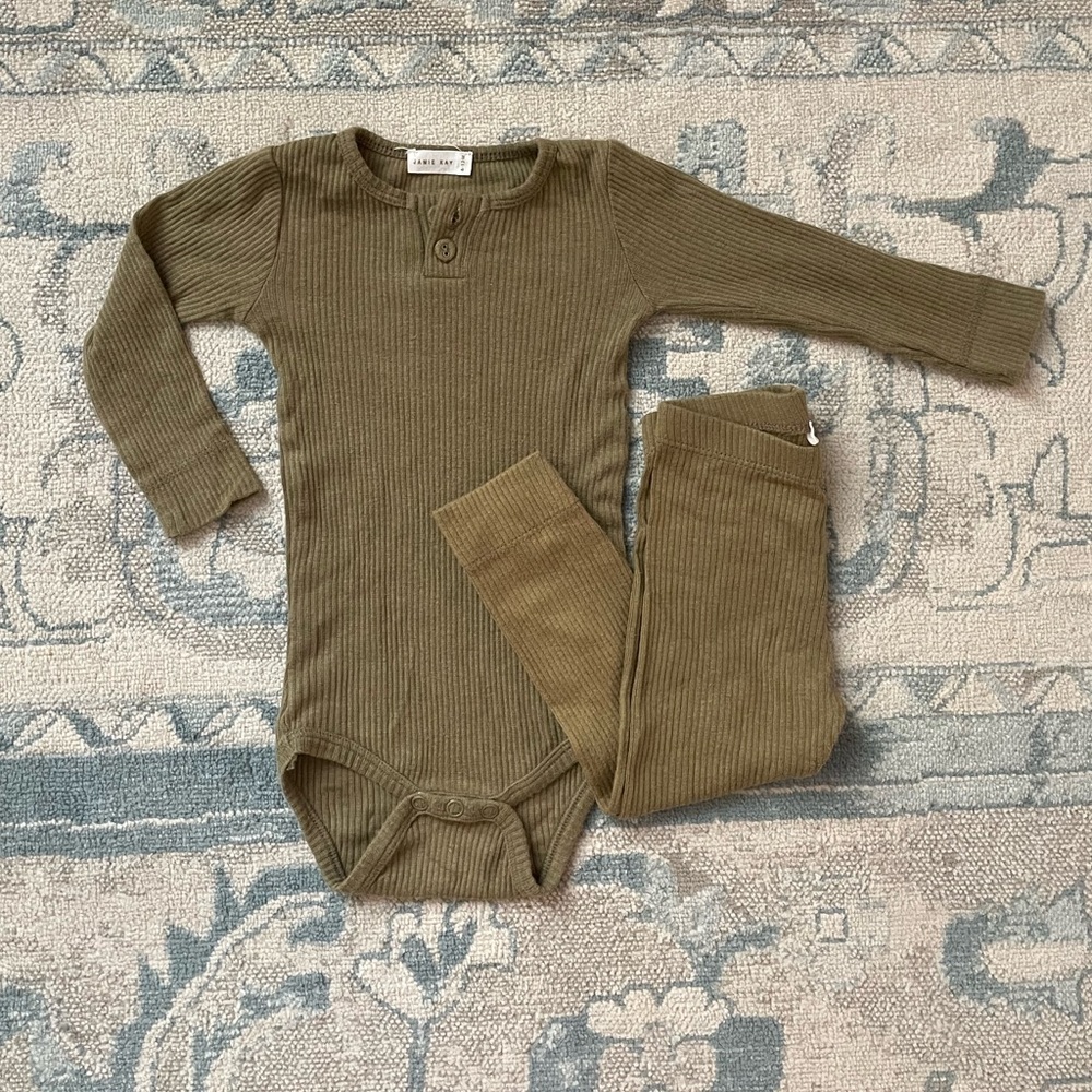 Jamie Kay Organic Essential Bodysuit & Leggings Set